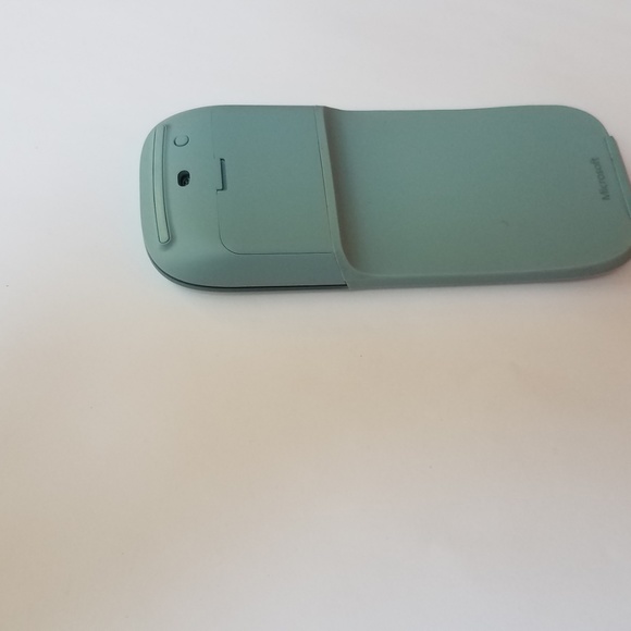 Microsoft Surface Laptop Bluetooth Arc Mouse - Picture 2 of 3